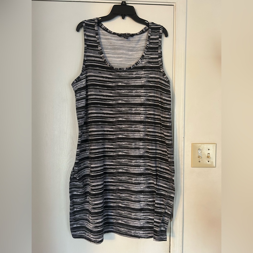 Women’s B/W Striped Dress XL